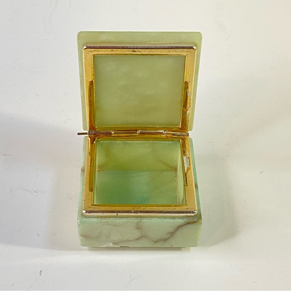 Italian Alabaster Green Square Hinged Trinket Box, Floral Lid - Picture 11 of 15